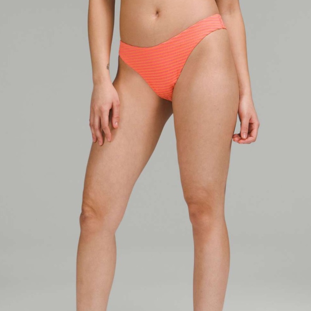 NWT Lululemon Smocked Mid-Rise Skimpy-Fit Swim Bottom